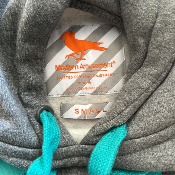 Women’s modern amusement hoodie. Excellent condition never worn. - Picture 2 of 4